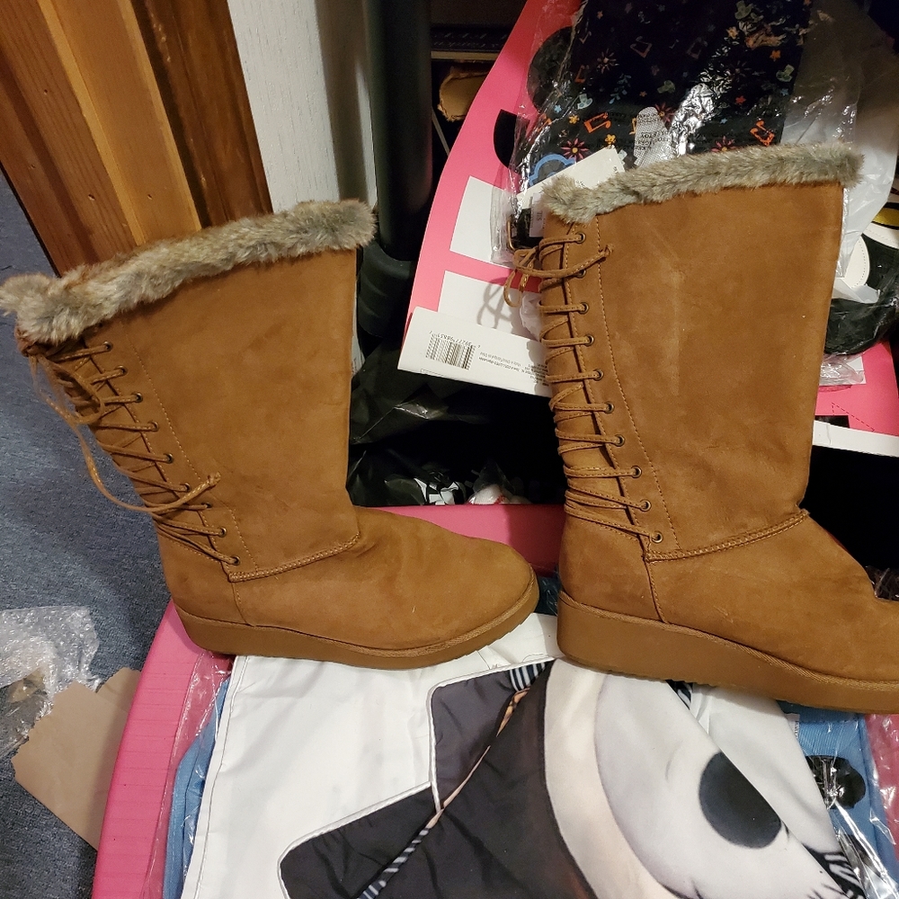 RAMPAGE CHESTNUT SUEDE BOOTS